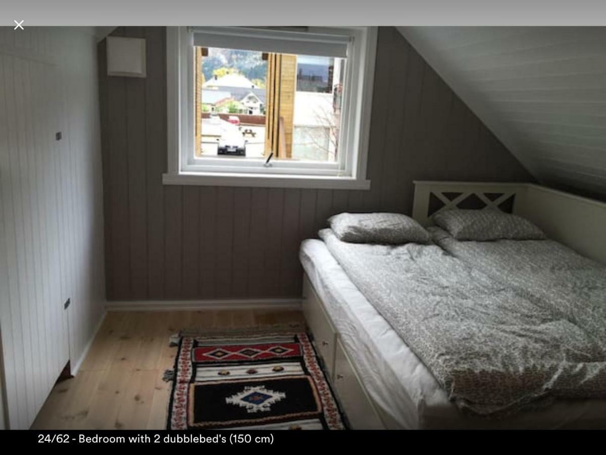 נורדפיורדייד Koselig Landsbyhus I Nordfjord מראה חיצוני תמונה